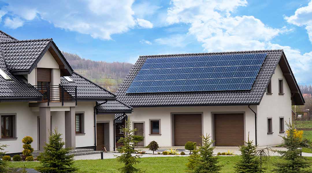 eco friendly homes with solar panels